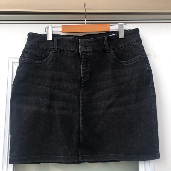Denver Hayes Dresses & Skirts - 2/$15 Denver Hayes Faded Black Skort